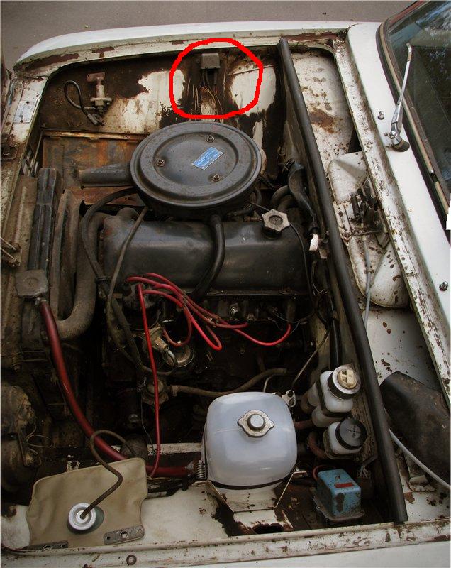 Где находится предохранитель генератора на ВАЗ 2107 ?